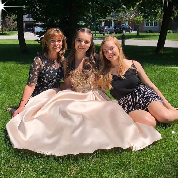 Meet your Posher, Michele - Picture 1 of 1